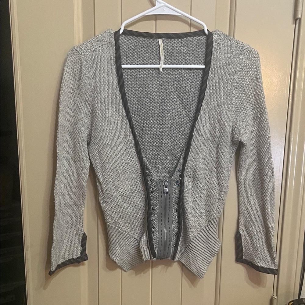 Chic Women's Gray Cardigan with Zipper Detail